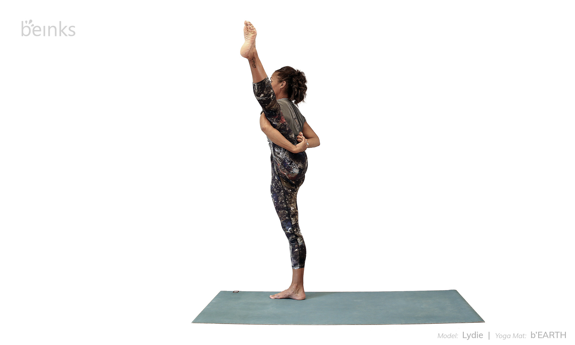 bird of paradise pose - lydie