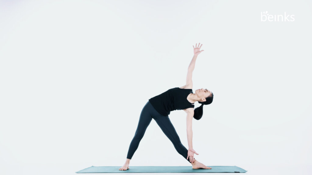 beinks – triangle pose