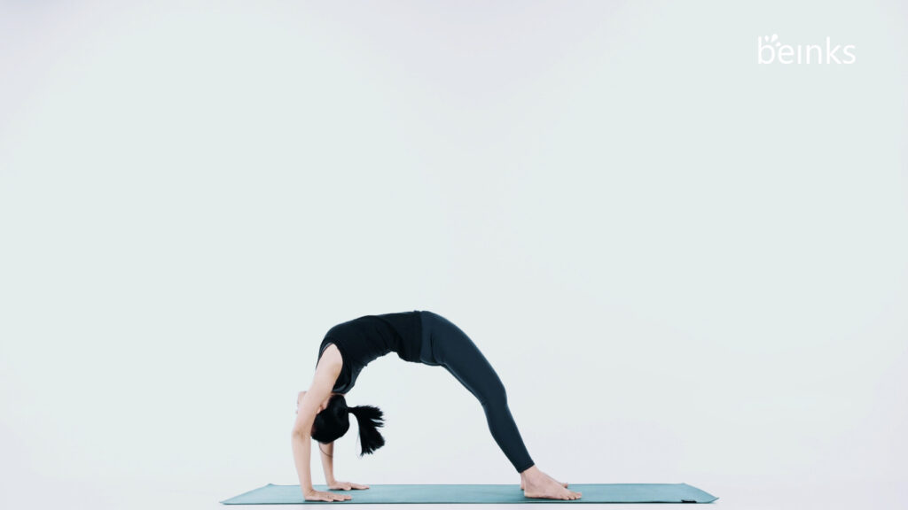 beinks – wheel pose